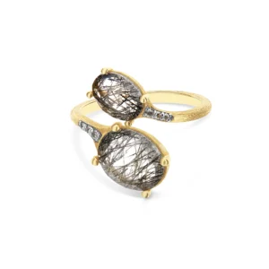 ANELLO CONTRARIÈ "IPANEMA" IN ORO, QUARZO RUTILATO GRIGIO E DETTAGLI DI DIAMANTI (PICCOLO)